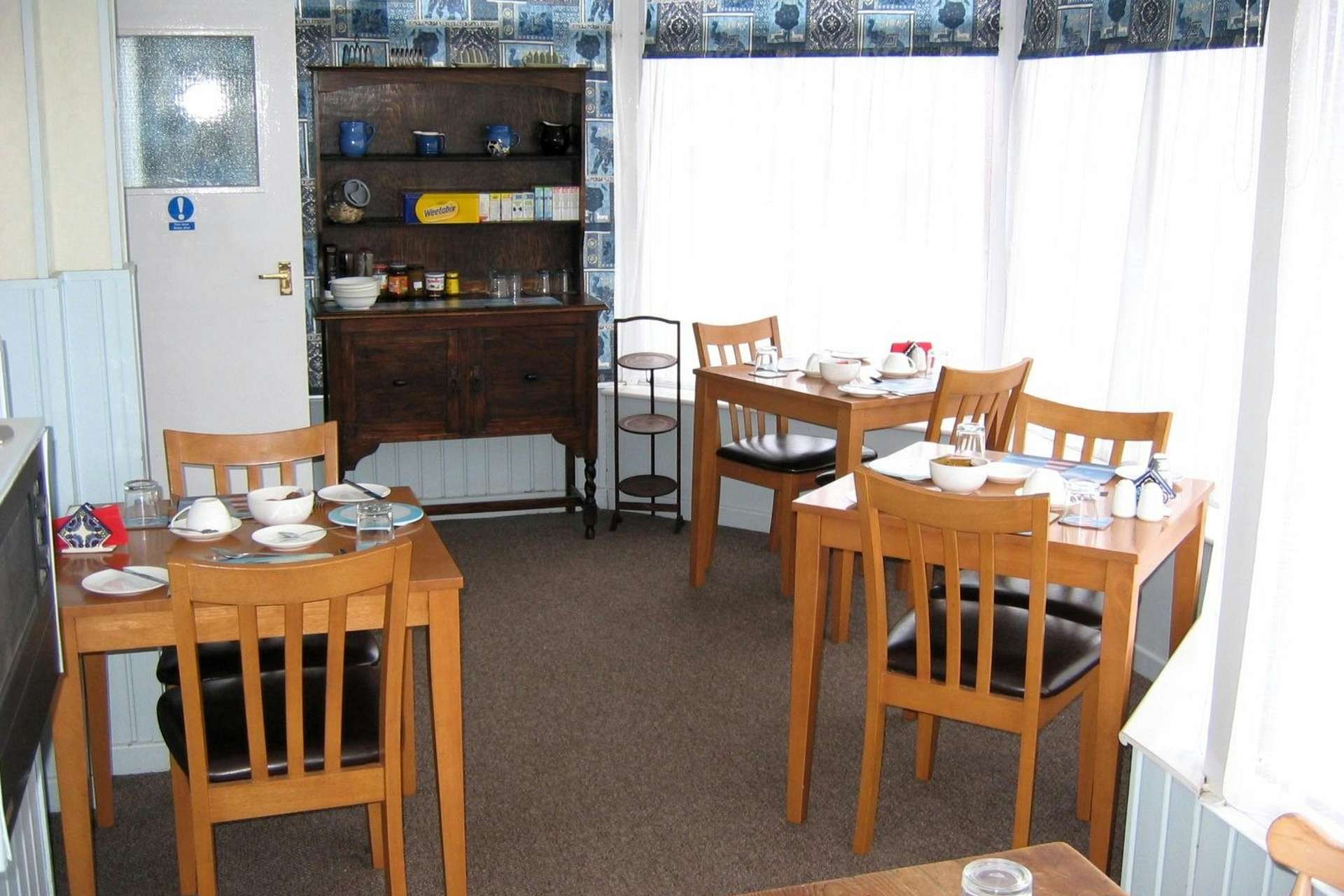 Avon Manor Guest House, Lee-on-the-Solent, Hampshire, PO13 9AS
