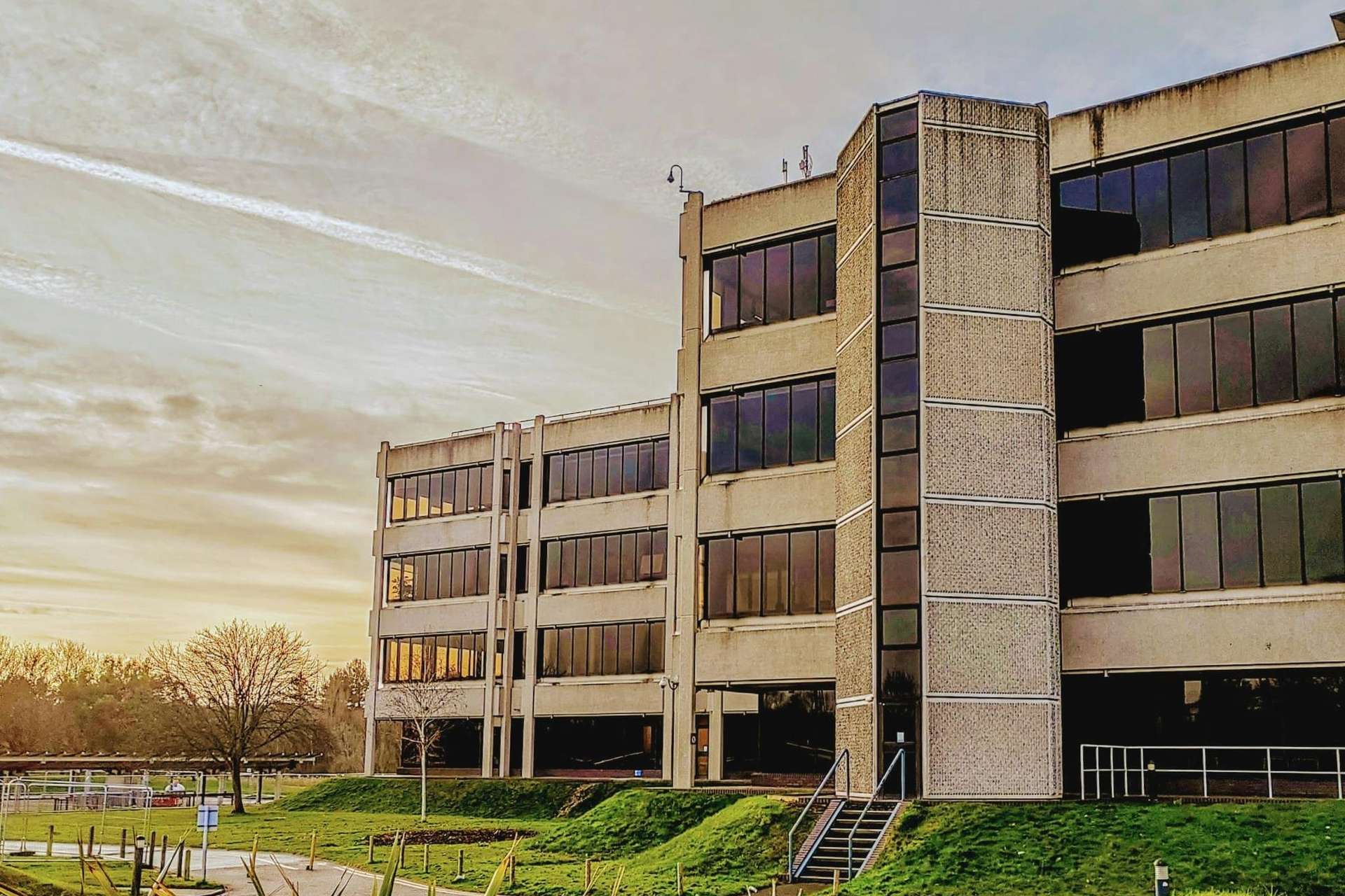 Regus, Lakeside, Portsmouth, Hampshire, PO6 3EZ