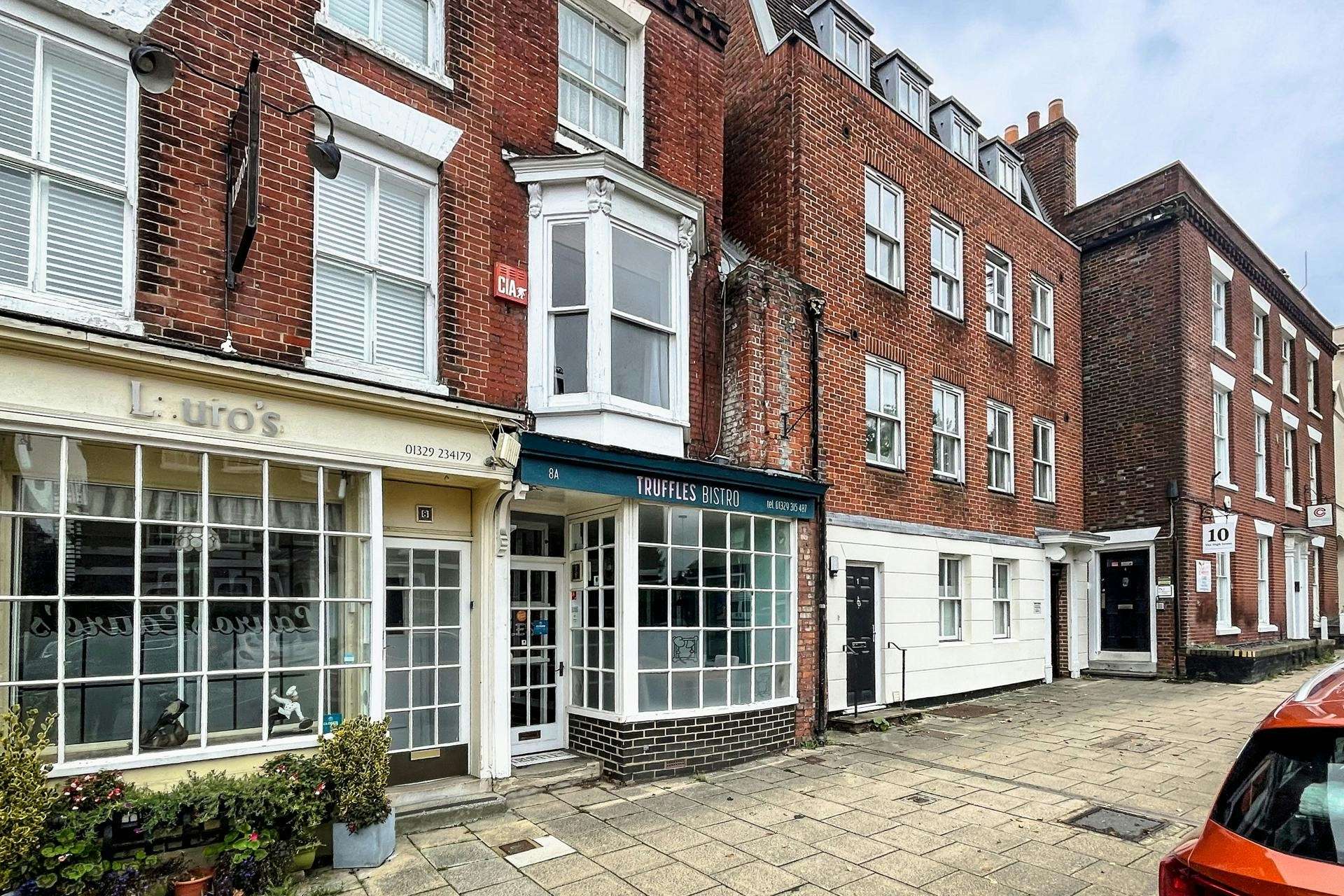 8A High Street, Fareham, Hampshire, PO16 7AN
