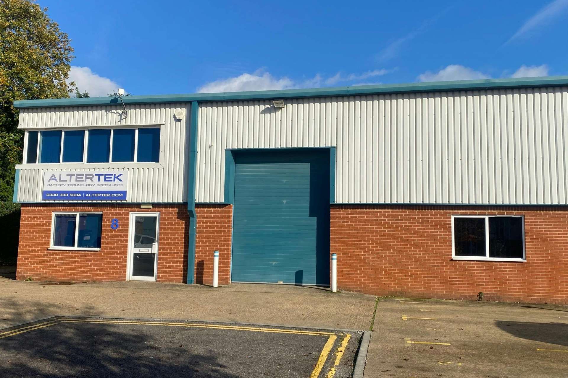 Unit 8 Westlink, Romsey, Hampshire, SO51 7AA