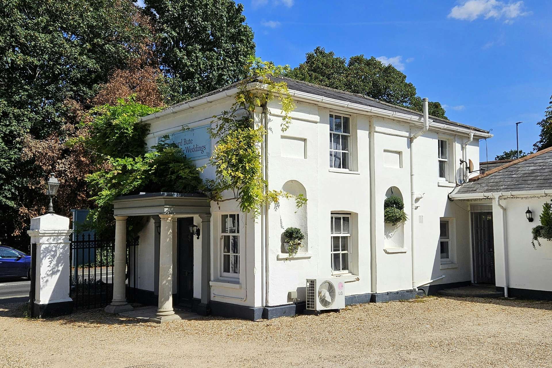 East Gatehouse, Christchurch, Dorset, BH23 4JS