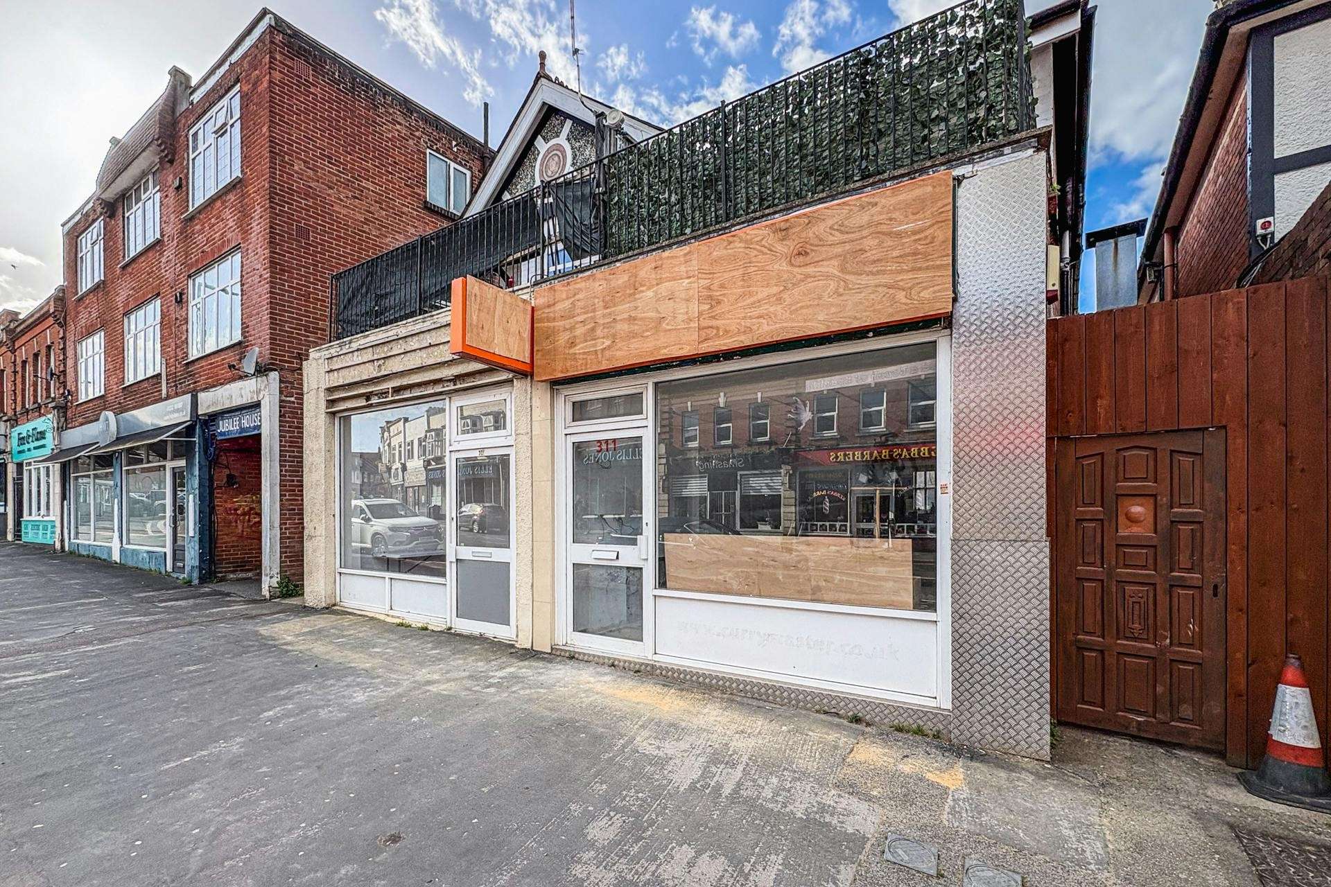 311 Charminster Road, Bournemouth, Dorset, BH8 9QP