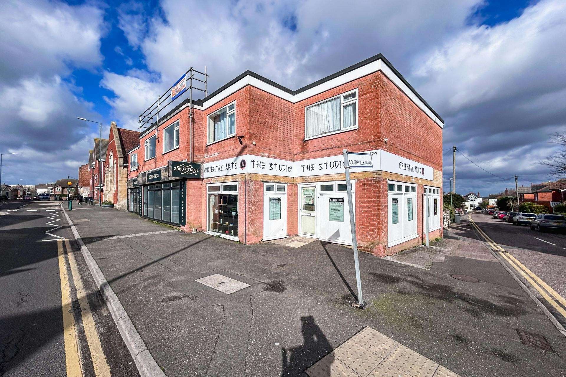 124 Seabourne Road, Bournemouth, Dorset, BH5 2HY