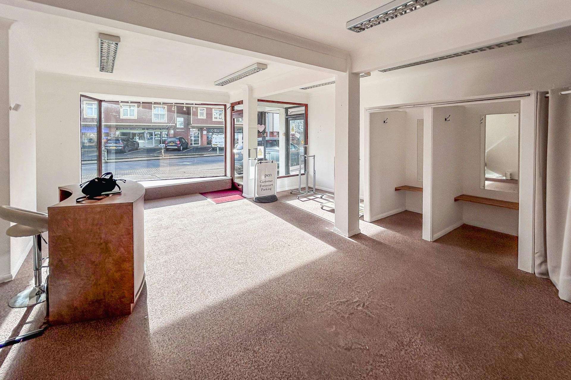 Shop B, Highcliffe, Dorset, BH23 5HE