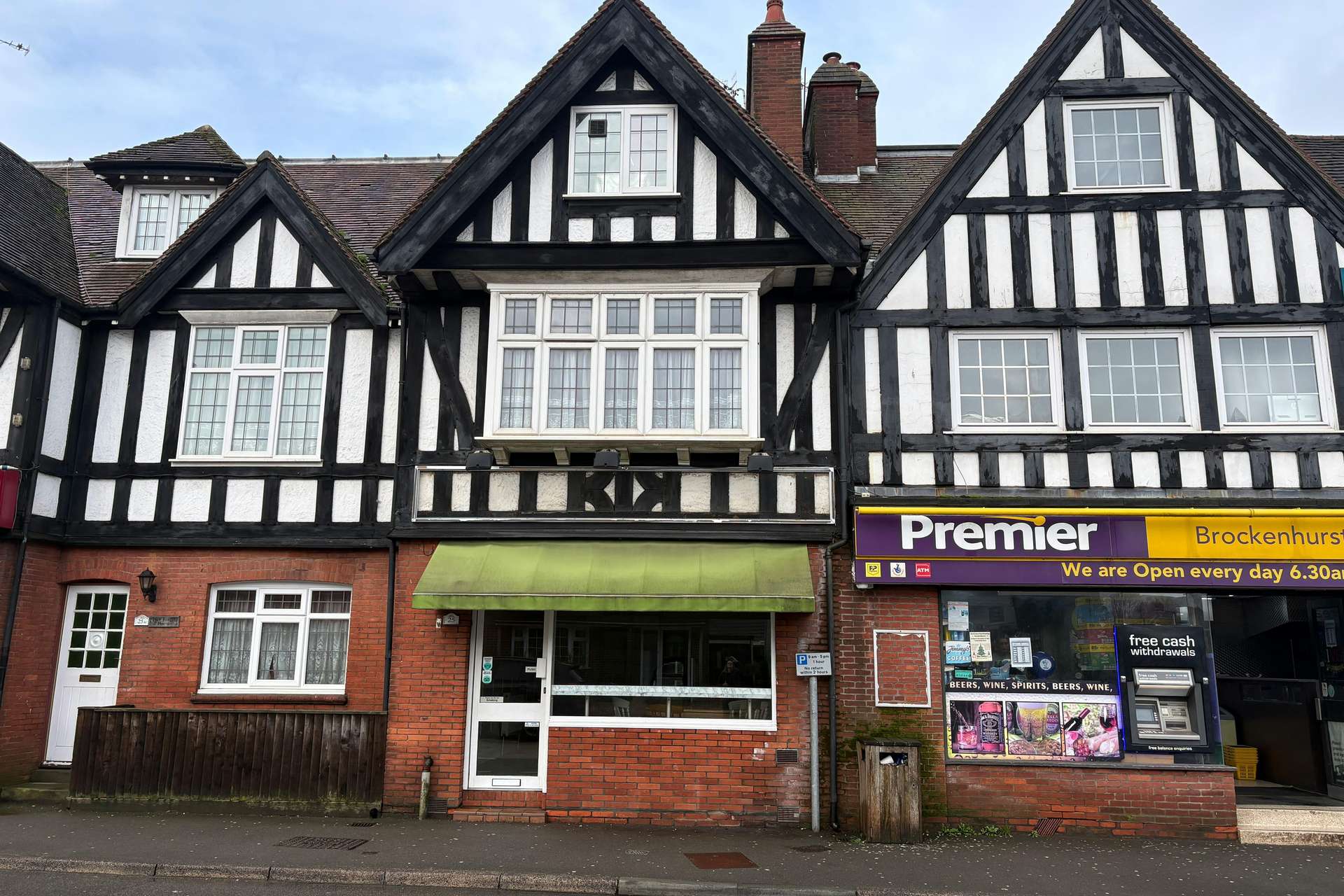 25 Lyndhurst Road, Brockenhurst, Hampshire, SO42 7RL