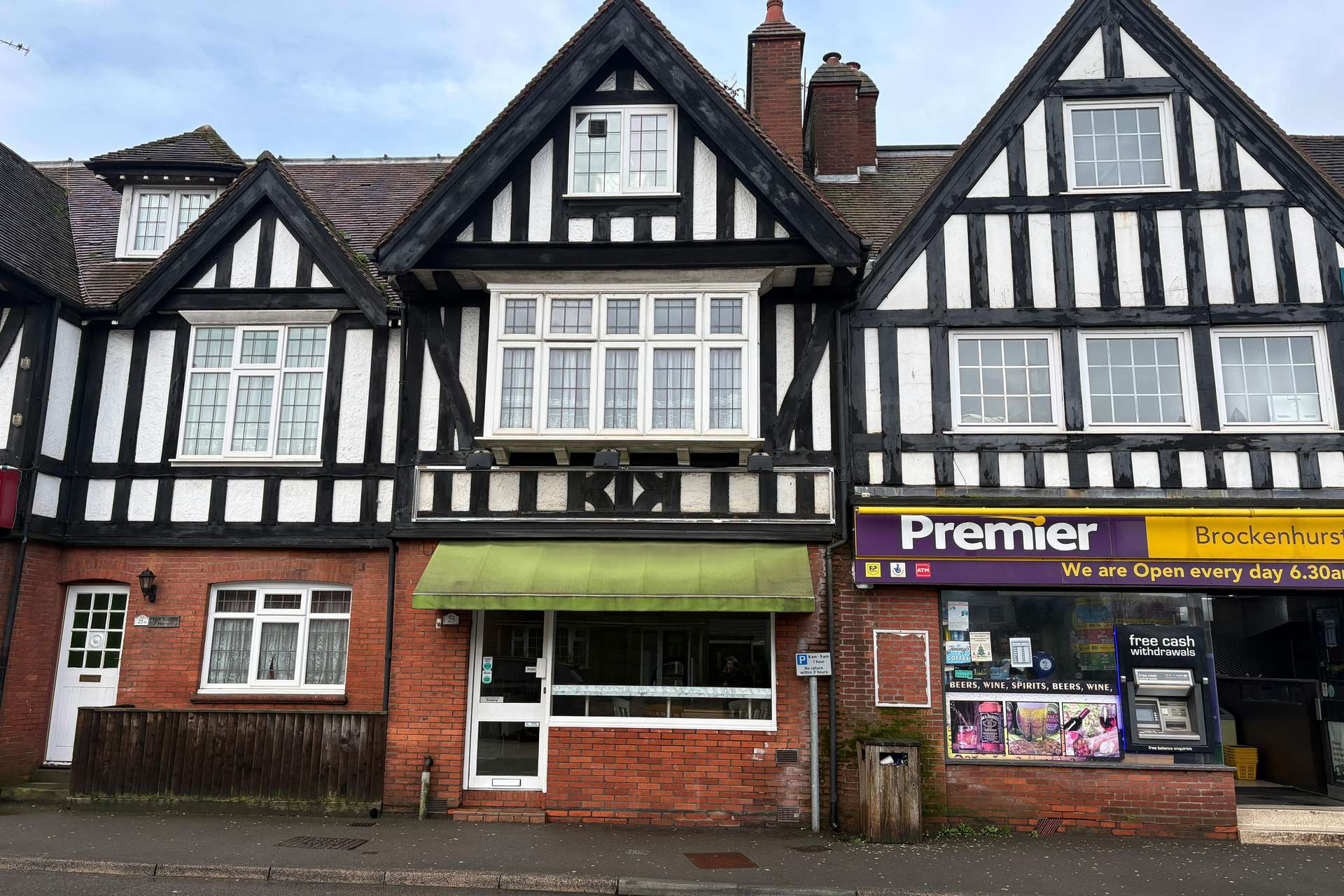 25 Lyndhurst Road, Brockenhurst, Hampshire, SO42 7RL