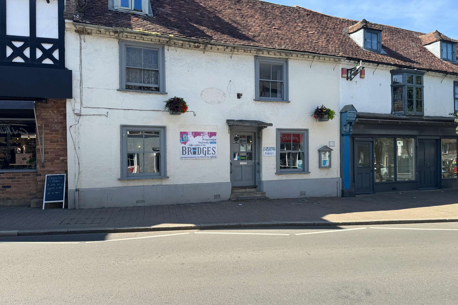 Bridges, Fordinbridge, Hampshire, SP6 1X