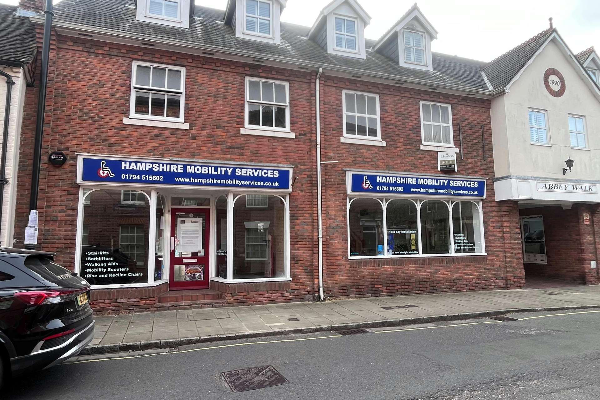 1 Abbey Walk, Romsey, Hampshire, SO51 8JQ