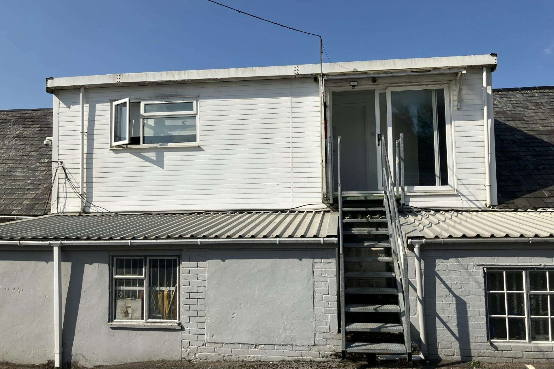 Unit 11b Winnall Manor Farm, Winchester, Hampshire, SO23 0HA