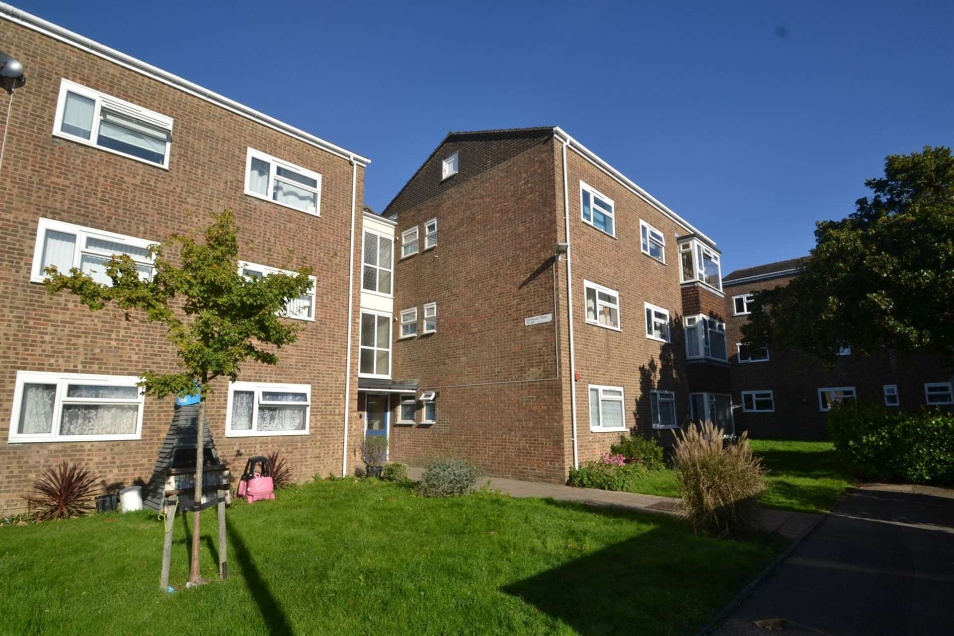Simmonds Close