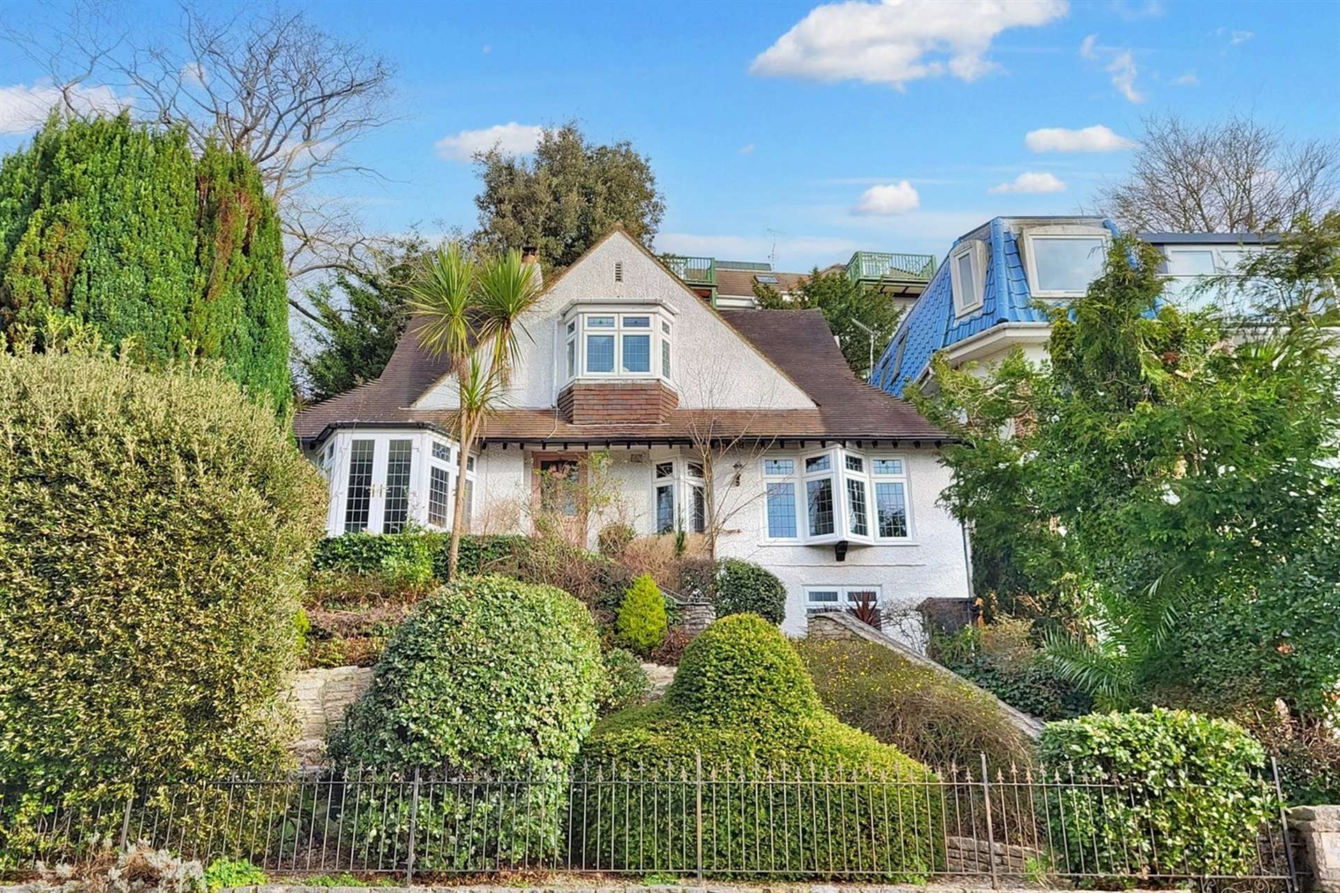 Bourne Avenue