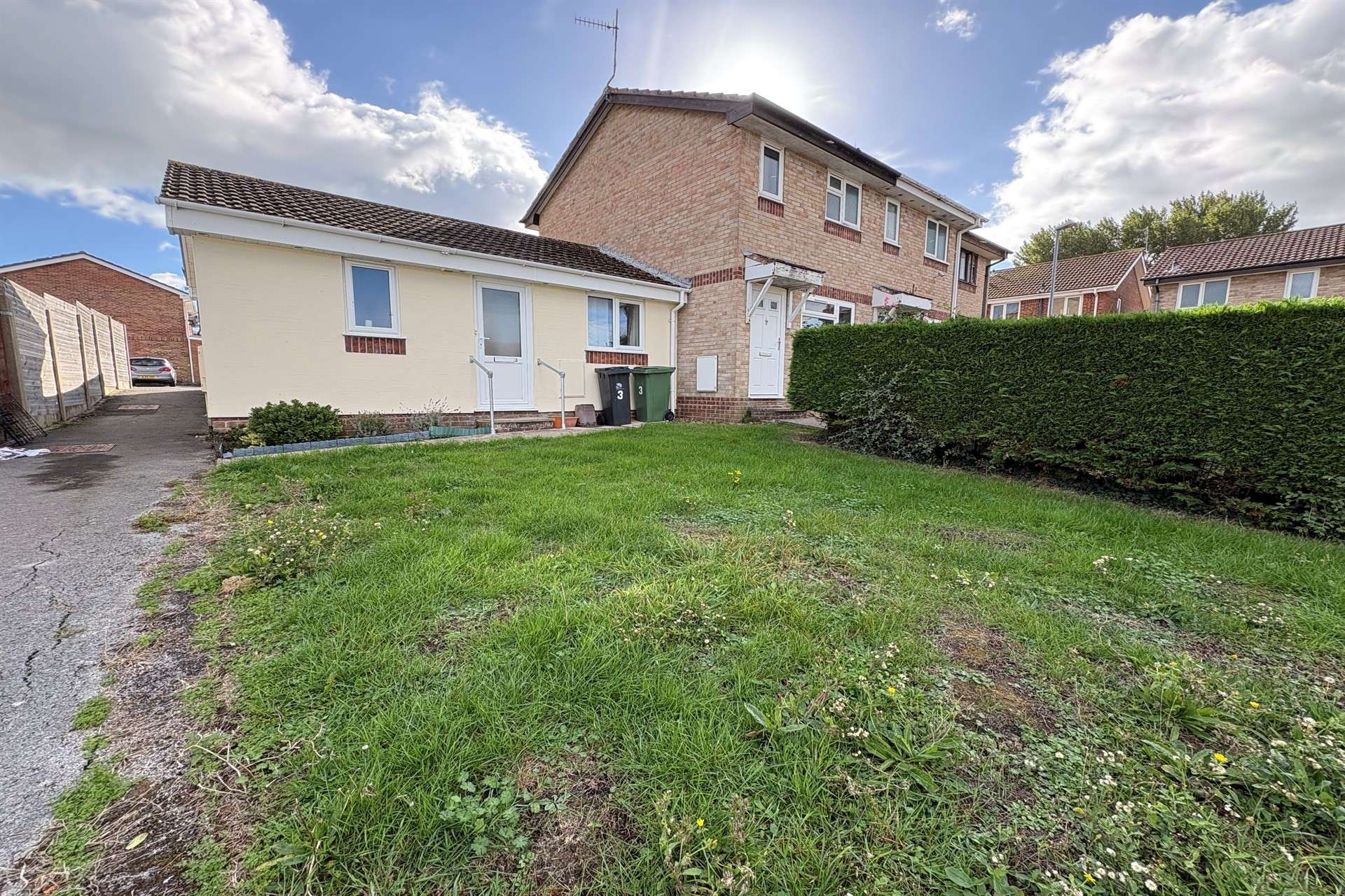 Fieldfare Close